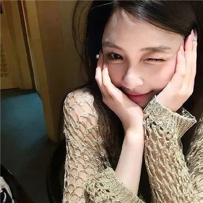 踉跄的女孩